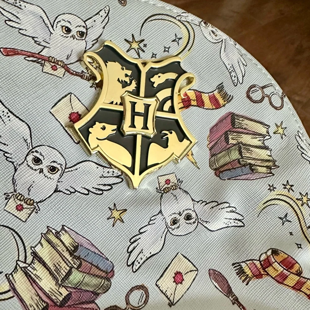 Harry Potter Hedwig Themed Backpack - Picture 3 of 16